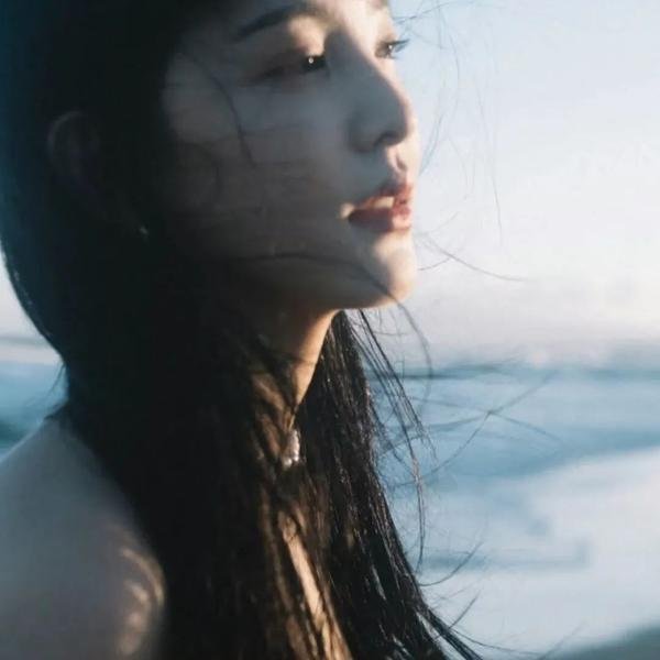 夹缝中